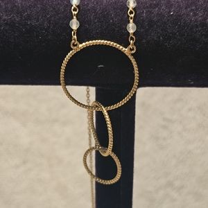 925 YELLOW STERLING SILVER 3 RING AND WHITE MOONSTONE NECKLACE. GORGEOUS. PICS